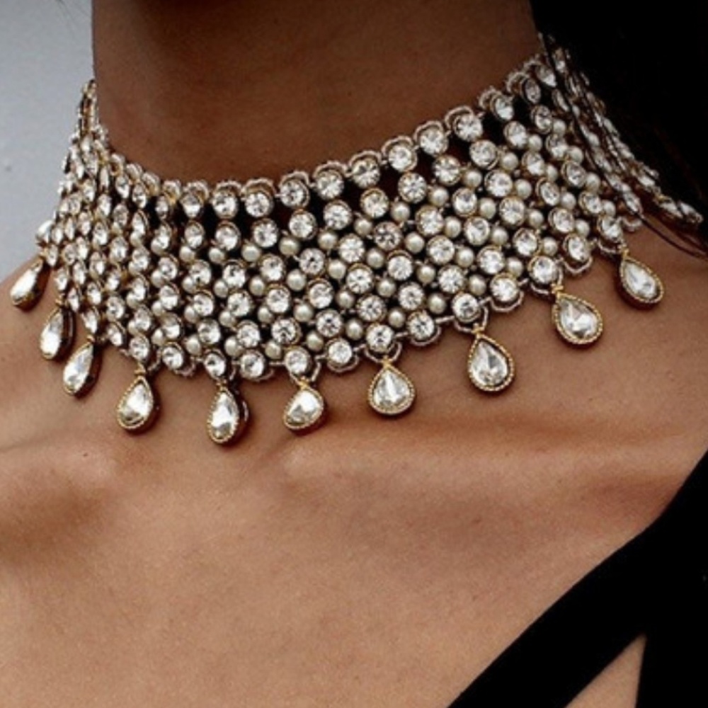 Choker Necklace - Choke Edge Silver and White